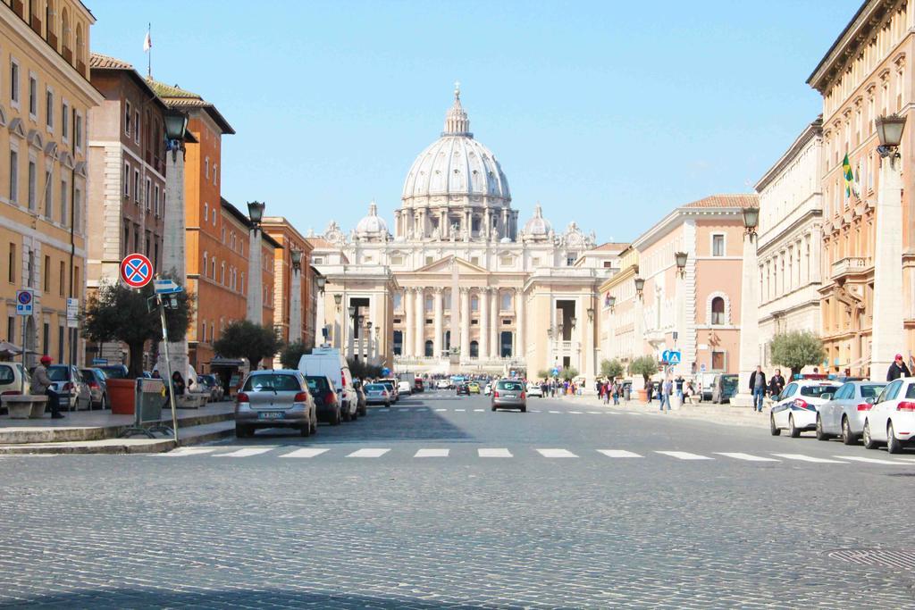 Luxury White House Rome Apartment Bilik gambar