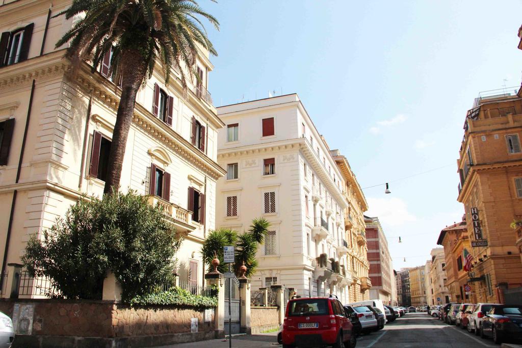 Luxury White House Rome Apartment Bilik gambar